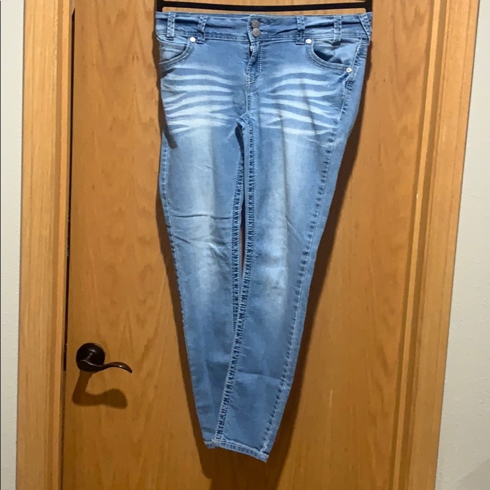 Wallflower Jeans